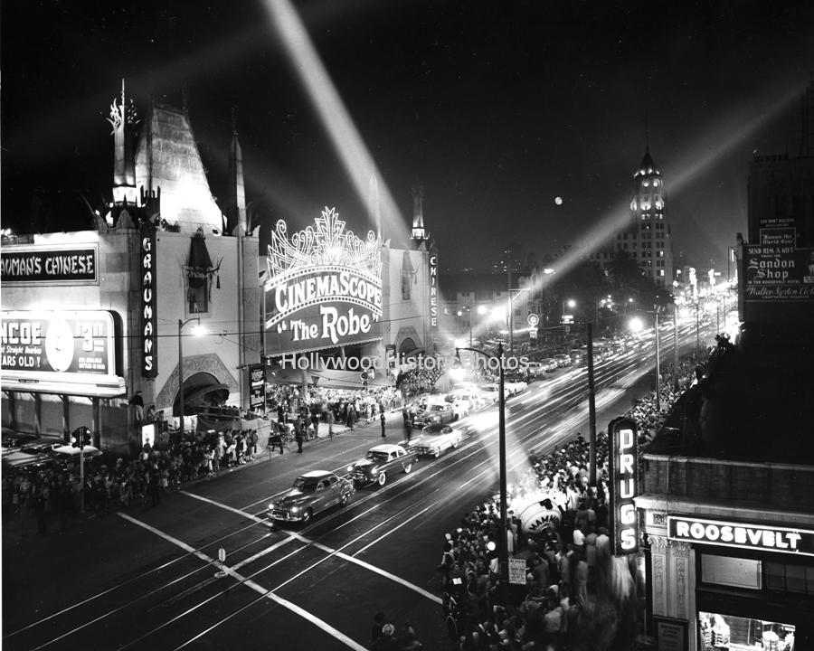 203 H2 Graumans Chinese Theater 1956.jpg